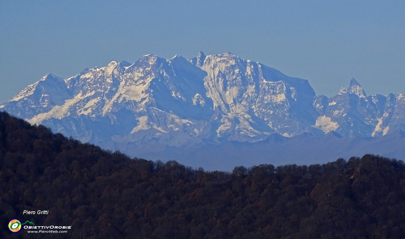 34 Lontano Monte Rosa e Cervino.JPG -                                